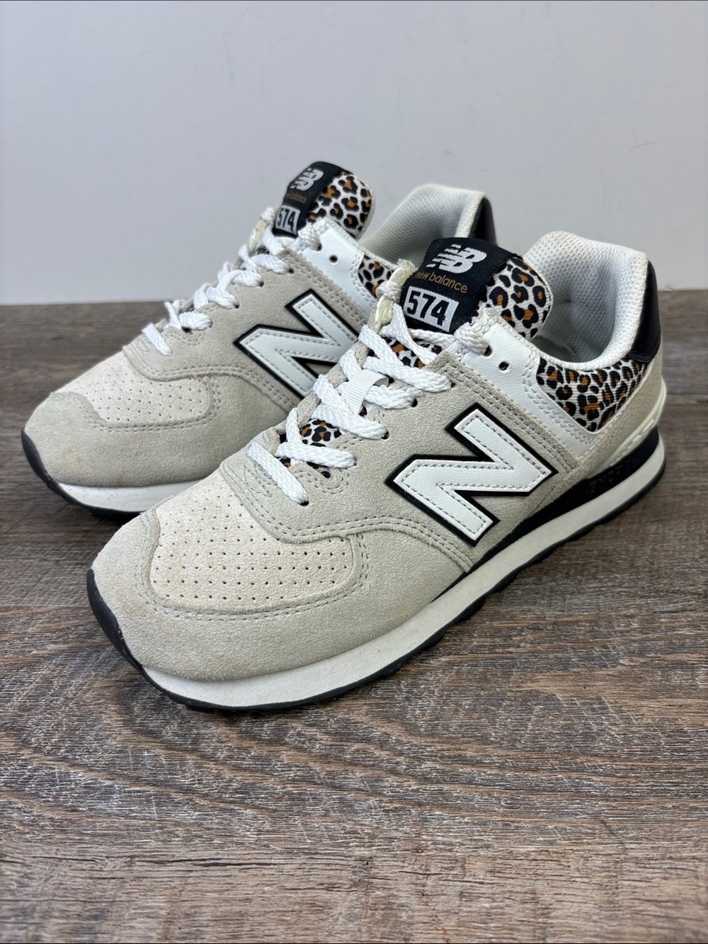 New Balance 574 Leopard Print Suede Sneakers Women’s Size 6.5 WL574AY2